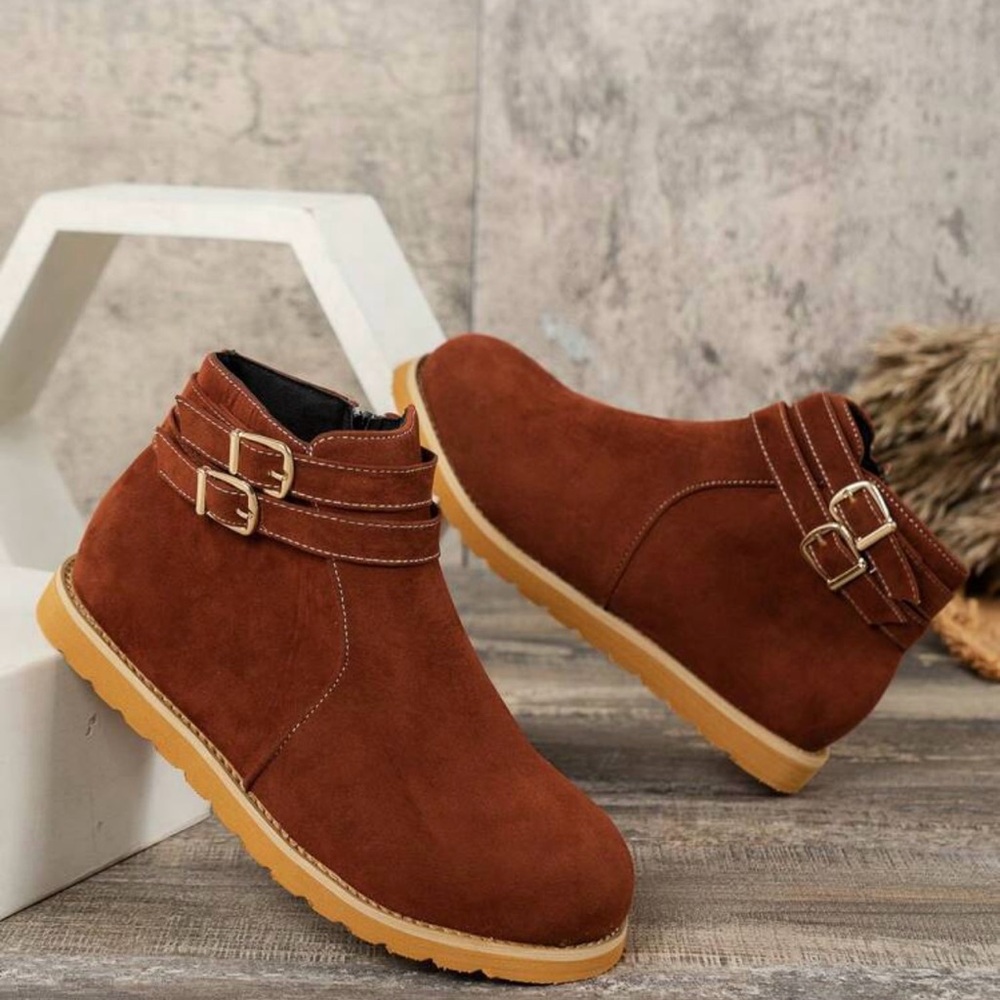 NWT Brown Ankle Boots 🤎